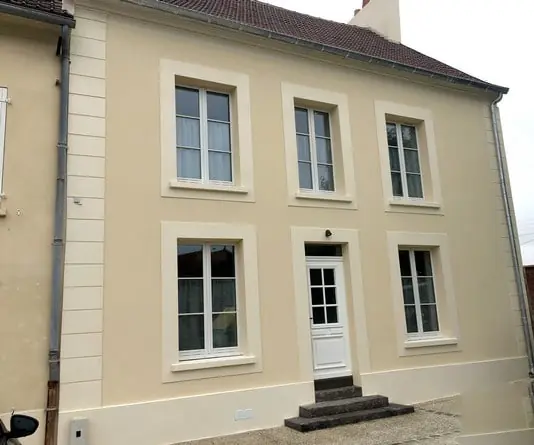 Chantier de ravalement de façade Aidan Rénovation dans l'Essonne
